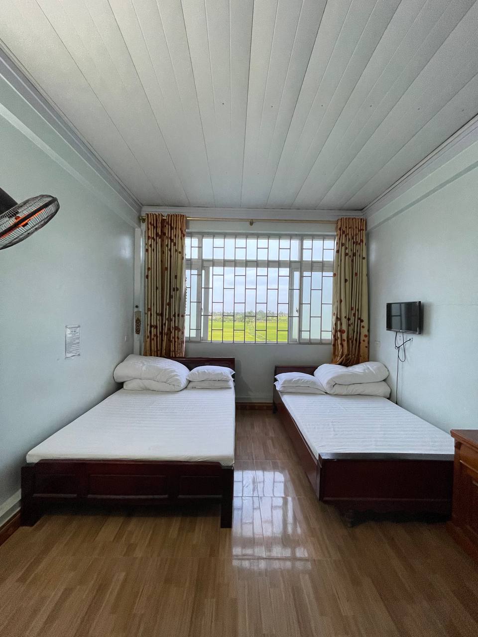 Phòng ngủ đôi rộng rãi, ấm cúng thực tế